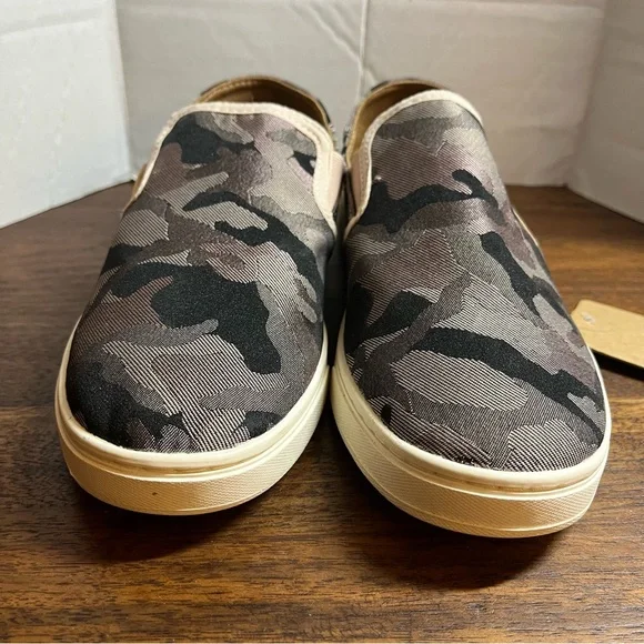 Olukai Pehuea Pa'i Womens Soft Pink Ke Au Camo Slip on canvas shoe 7 NWT new - Picture 3 of 8